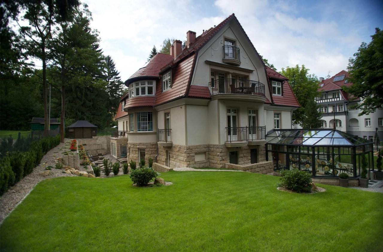 פולניסה-ז'דוז' Villa Alina Medical Spa מראה חיצוני תמונה