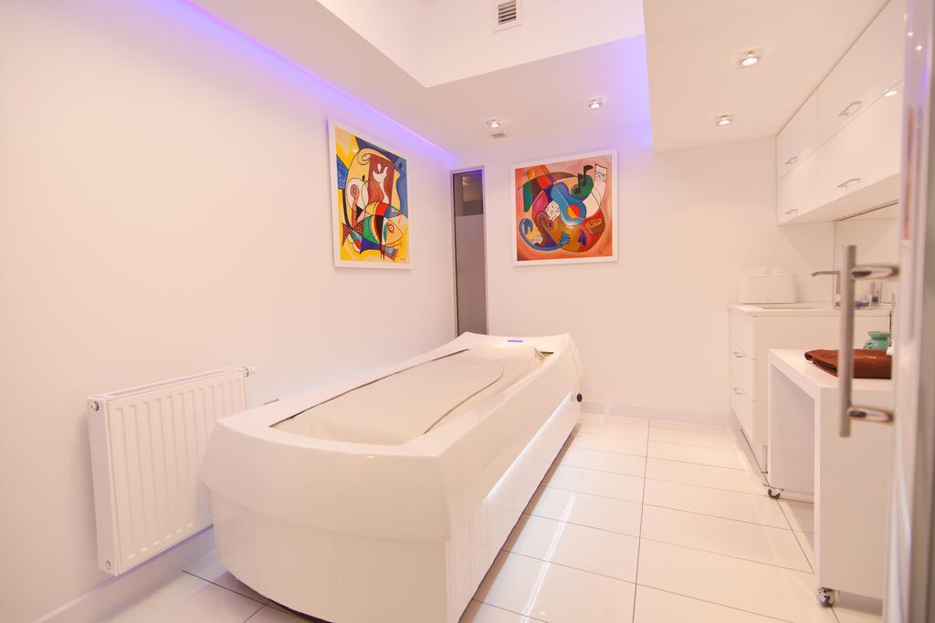 פולניסה-ז'דוז' Villa Alina Medical Spa מראה חיצוני תמונה